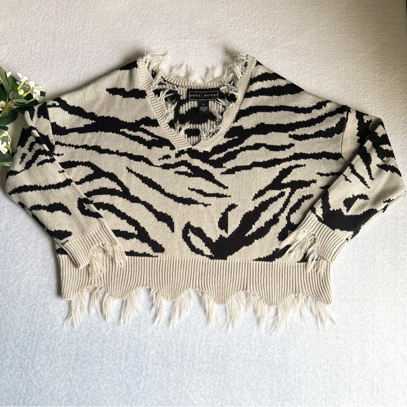 Polly & Esther Size L Women’s Animal Print Destructed Sweater - Picture 2 of 12